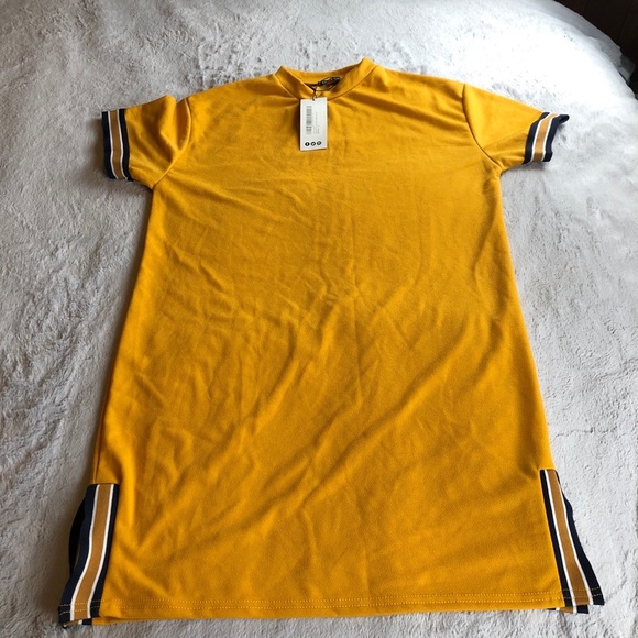 Boohoo Contrast Trim Split Side T-shirt Dress - Picture 6 of 11